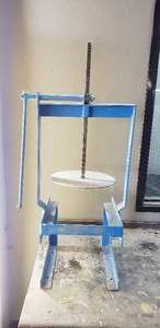 lot 178 image: Urethane & Resin Press (For Pressing Resin Out of Containers)