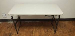 lot 250 image: 4 Lifetime Folding Table