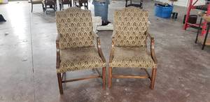 lot 302 image: Lot of 2 Chairs