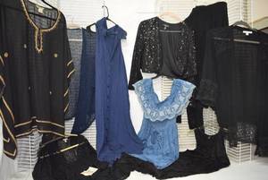 lot 288 image: Womens Clothes  Sweater Shawls 2 Total