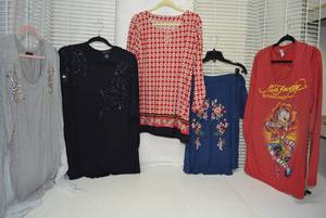 lot 290 image: Womens Clothes  Size 2X Tops