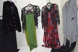 lot 308 image: Womens Clothes size XL - Tops, skirts and Dresses, Black Velvet Jacket