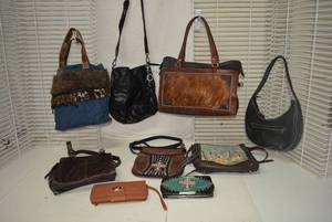 lot 40 image: Purses and Wallets Cowhide Purse, Leather purses, see pictures