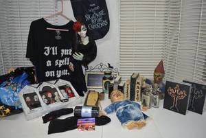 lot 358 image: Halloween Lot Decorations, T-shirt, Voodoo Doll, Creepy Dolls
