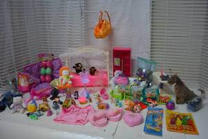 lot 169 image: Toy Lot Pez, Doll House items, Polly Pocket and More
