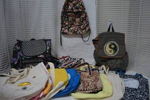 lot 164 image: Generous Amount of Canvas Bags, see pictures