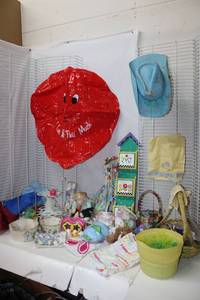 lot 46 image: Spring Lot Baskets, Hat, Letter Holder, Easter Egg Holder and More