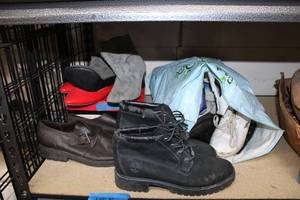 lot 51 image: Girls and Womens Shoes, see pictures