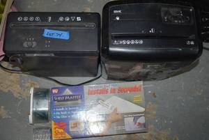 lot 74 image: 2 Small Paper Shredders, Corner Shelf Kit and Shower Curtain Rings