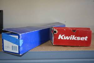lot 365 image: 24 Towel Bar and Kwikset Polished Chrome Handle