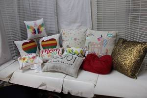 lot 395 image: Beaded and Embroidered Throw Pillows