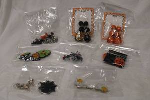 lot 439 image: Halloween earring selection. Assorted themes, some on original retail cards