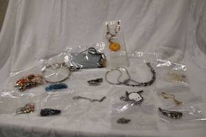 lot 450 image: Necklace selection. Assorted materials and themes. 15 count