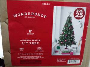 lot 461 image: 6Ft. Artificial Christmas Tree