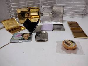 lot 462 image: Cigarette or ID Holders as shown