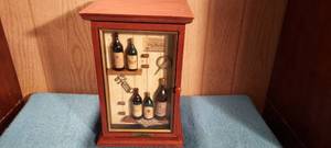 lot 2 image: jewelry type box