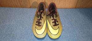 lot 7 image: Pair of Nike Youth cleats size 11c