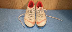 lot 9 image: Pair of Nike childrens cleats size 1y