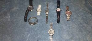 lot 17 image: Assortment of watches