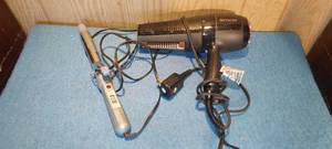 lot 76 image: Revlon hair dryer and Vidal Sasoon curling iron