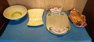 lot 95 image: Vintage decorative trays