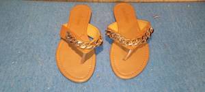 lot 99 image: Epicstep thong sandals size 7