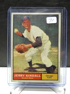 lot 71 image: VINTAGE 1961 Topps MLB # 27 Jerry Kindall - CHICAGO CUBS