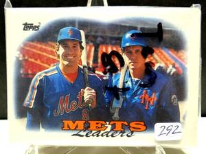 lot 292 image: COMPLETE 1988 Topps New York Mets Team Set - CHECKLIST ON BACK