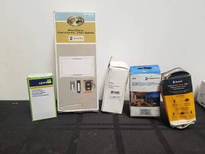 lot 49 image: Selection of wall switches and a door chime kit
