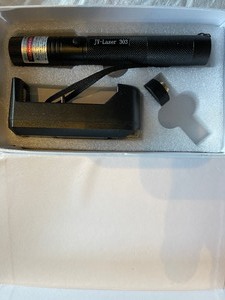 lot 23 image: Green laser pointer NIP