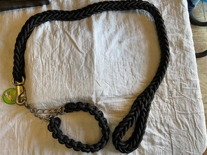 lot 90 image: HEAVY leash 4 feet and collar NEW Black for BIIIIGGGG dog