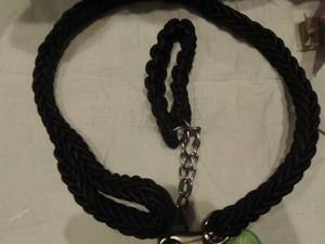 lot 194 image: Large dog leash & collar 4 feet heavy black