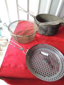 lot 238 image: Frying pots and strainers