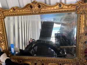 lot 207 image: VINTAGE MIRROR IN GOLD FRAME -  W FRAME  27 X40 - MIRROR 19 X31