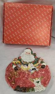lot 518 image: Fitz and Floyd Father Christmas Canape Plate