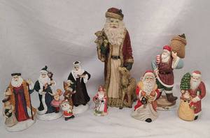 lot 542 image: Santa Figurines