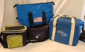 lot 556 image: 4 Insulated Bags