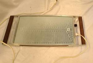lot 557 image: Vintage Hot Plate