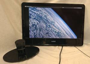 lot 563 image: Vizio 21 Flat Panel TV