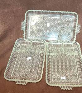 lot 566 image: 3 Rectangular Glass Snack Trays