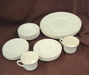 lot 567 image: Wedgewood &amp Co Dishes