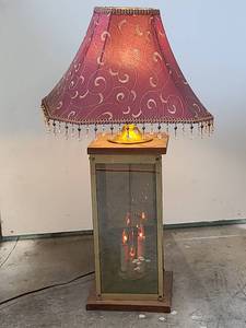 lot 572 image: Square Glass-Sided Table Lamp