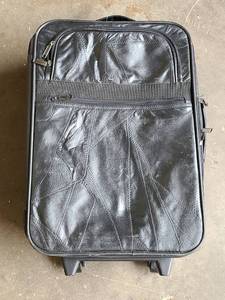 lot 580 image: Rolling Luggage Case