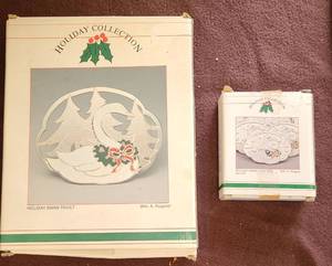 lot 585 image: Swan Coasters &amp Trivet