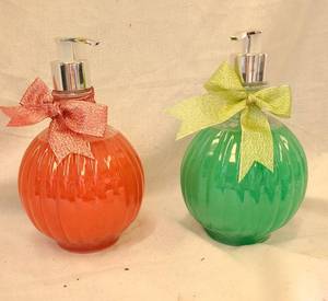 lot 594 image: Red and Green Scented Hand Soap