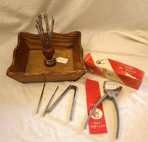lot 614 image: Solid Wood Nut Dish w Sheller
