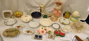 lot 619 image: Assorted Household Decor
