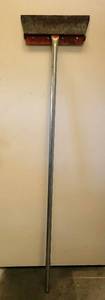 lot 653 image: Shingle Scraper