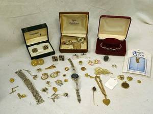 lot 661 image: Assorted Jewelry and Accessories