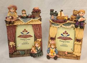 lot 673 image: 2 Family Traditions Picture Frames